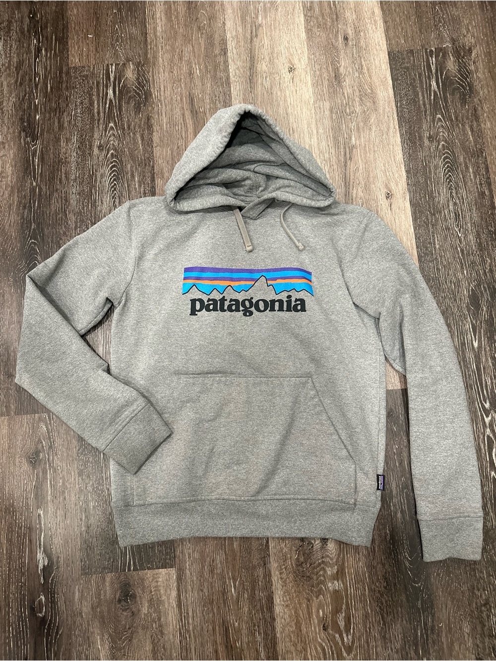 PATAGONIA UPRISAL P-6 LOGO HOODIE MENS XS GRAVEL GRAY PULLOVER FLEECE SWEATSHIRT